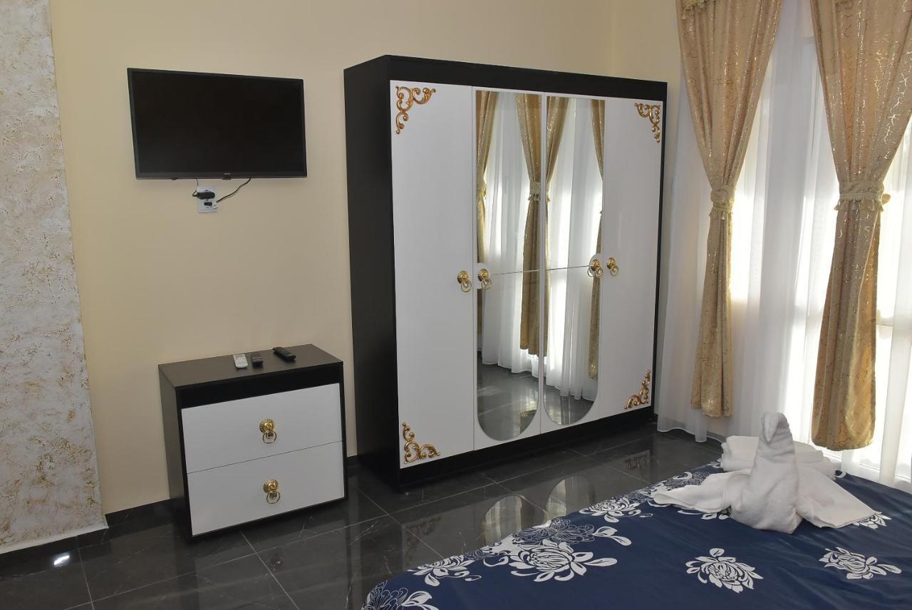 Apart Versai Warna Exterior foto